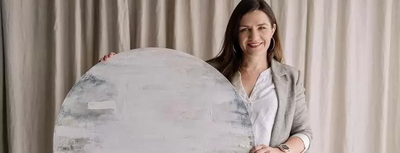 Katarzyna Pastuszka i obrazy abstrakcyjne jej autorstwa