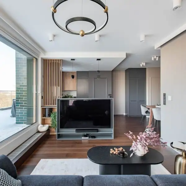 Jak dobrze oświetlić salon?