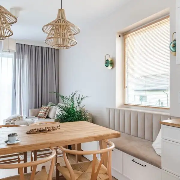 Jak dobrze oświetlić salon?